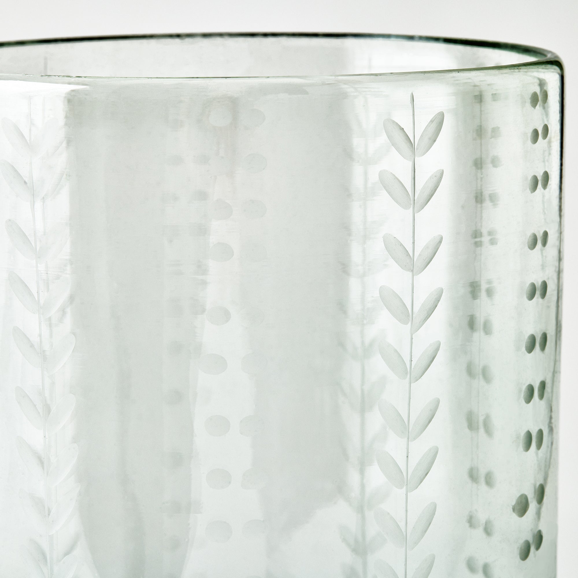 Signature Seven Footed Hurricane (Large)