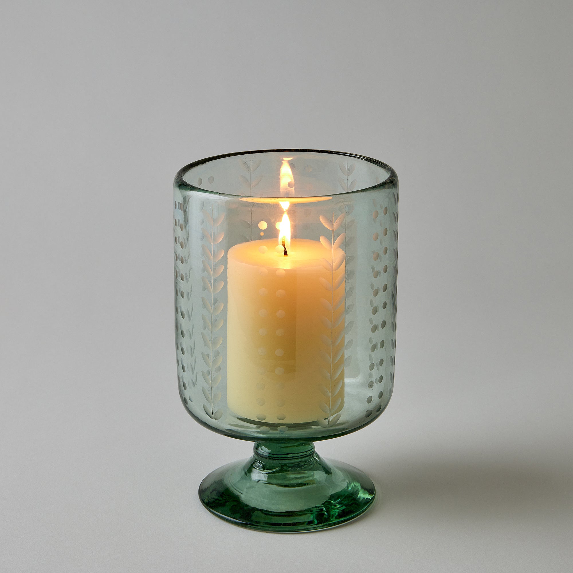 Signature Seven Footed Hurricane (Small)