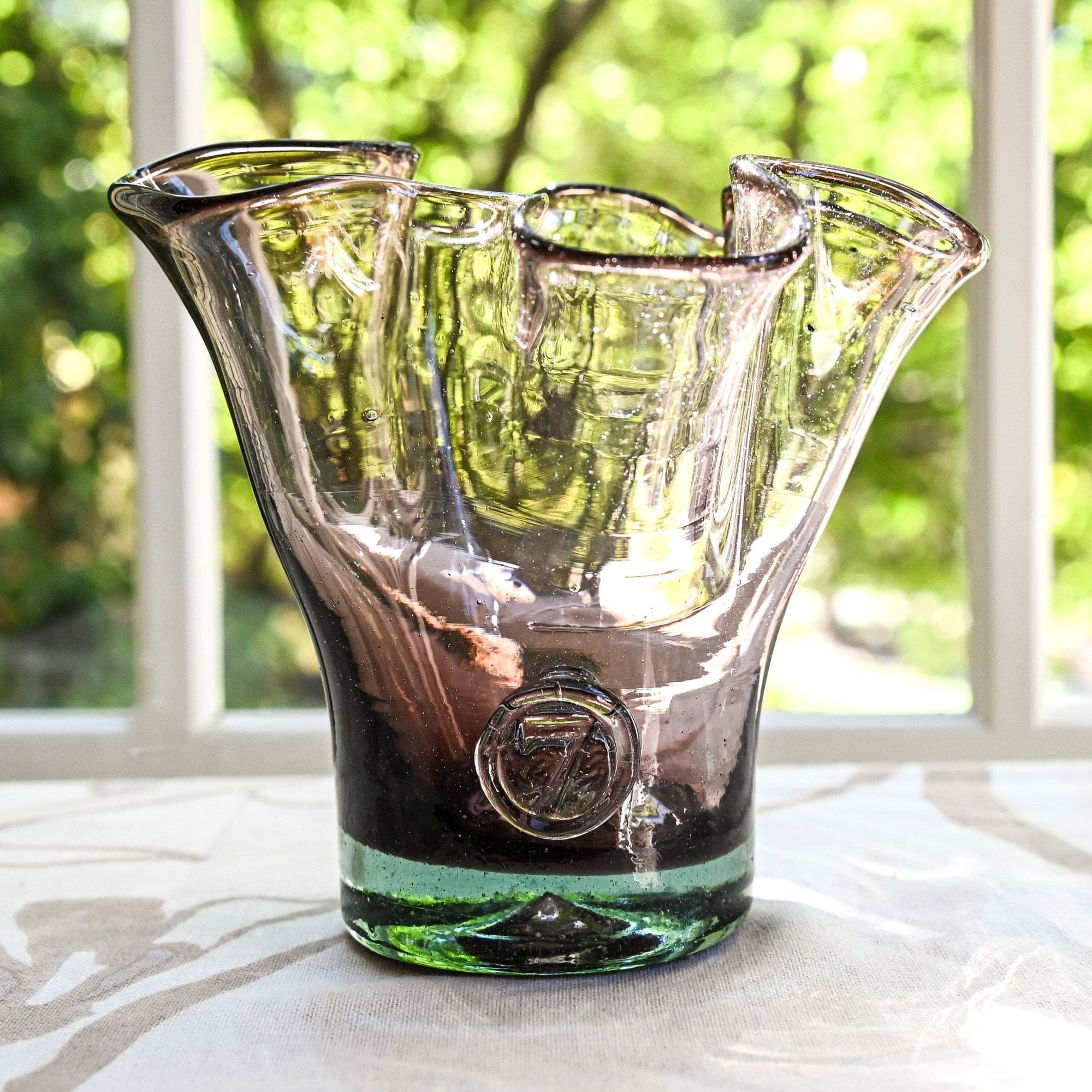 Petite Lettuce Leaf Vase (Smokey Amethyst)