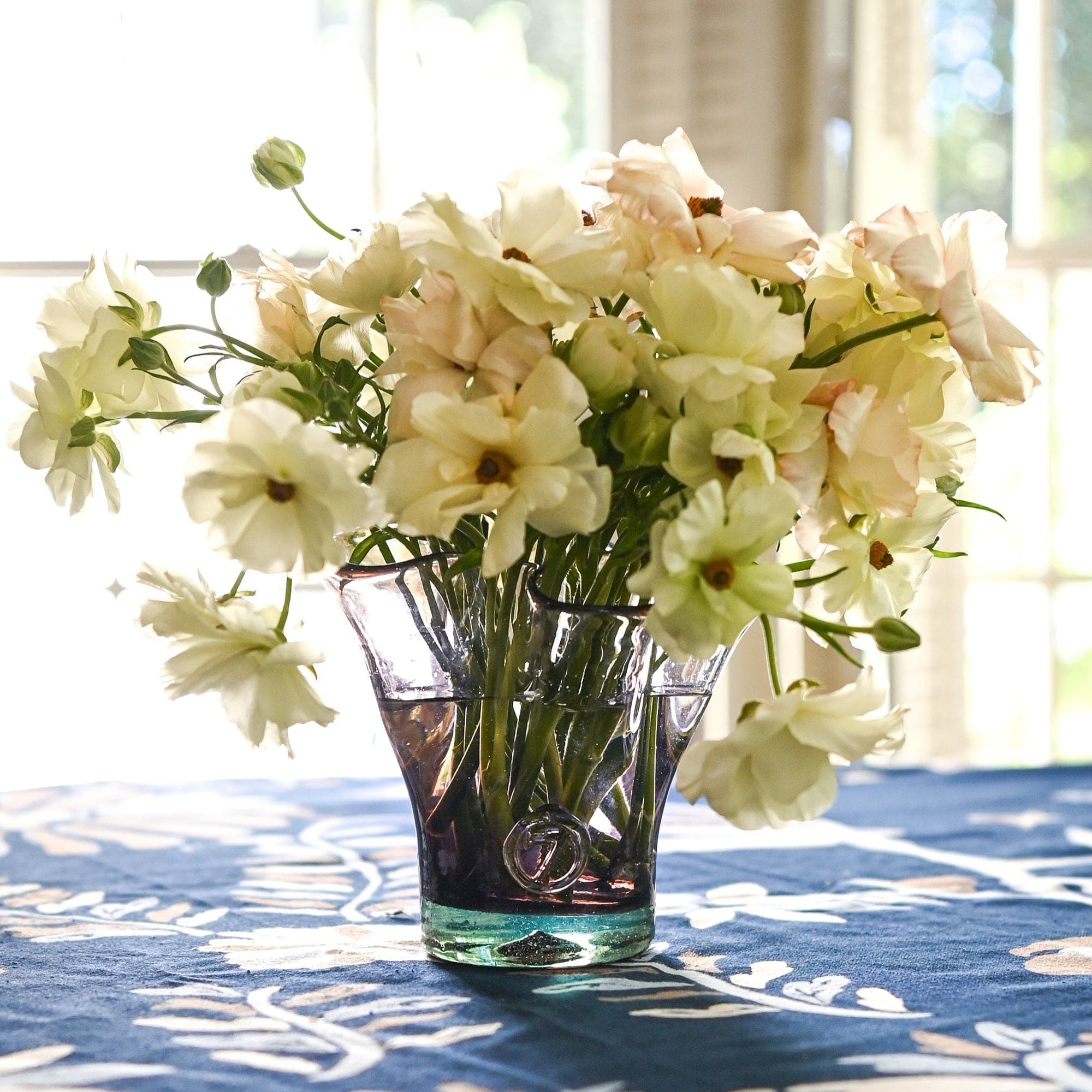Petite Lettuce Leaf Vase (Smokey Amethyst)