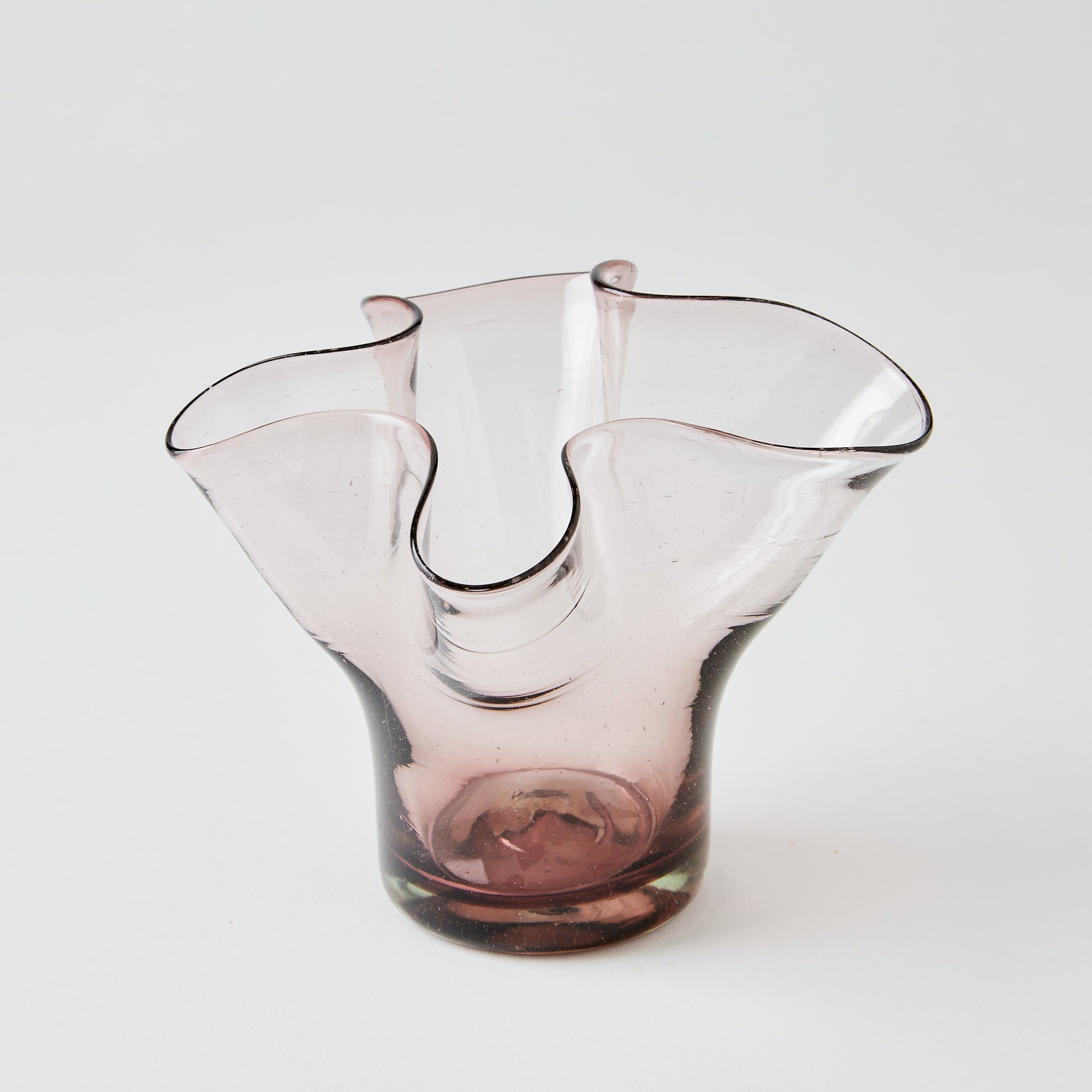 Petite Lettuce Leaf Vase (Smokey Amethyst)