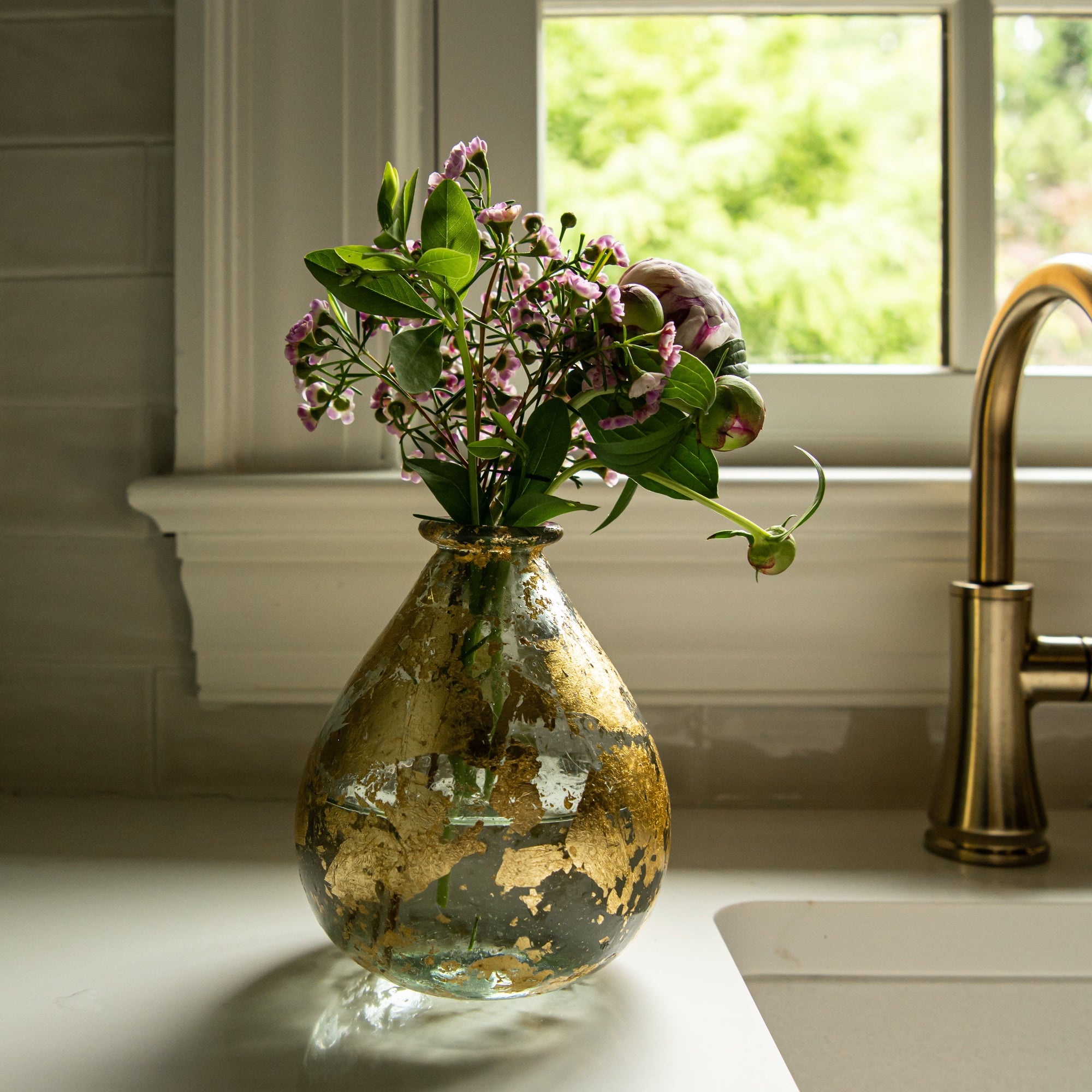 Dewdrop Vase (Gold Leaf)